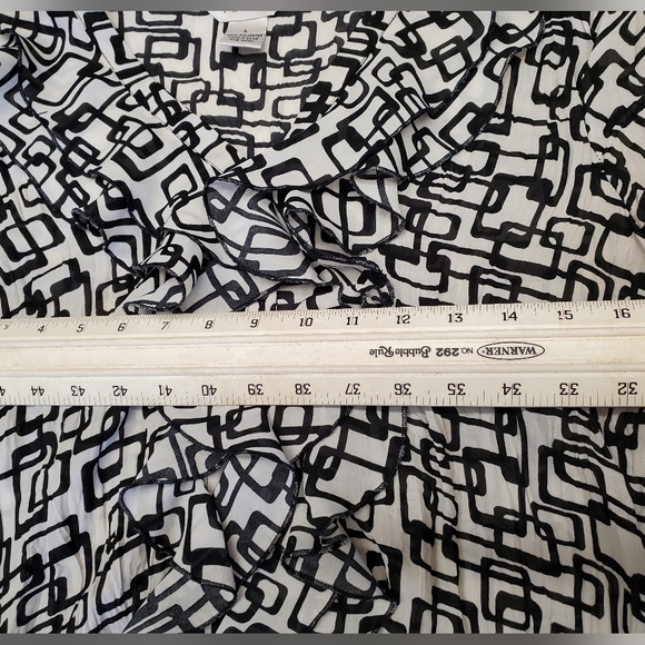 Allison Taylor Ruffle Blouse Women Black White Geometric Print V-Neck Career Off - Picture 9 of 9